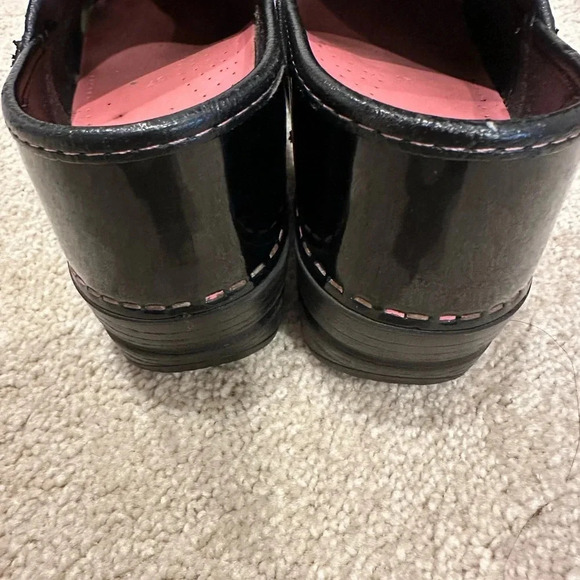 Dansko Professional Clogs Nursing Black Patent Pink Ribbon Breast Cancer size 37 - Picture 5 of 7